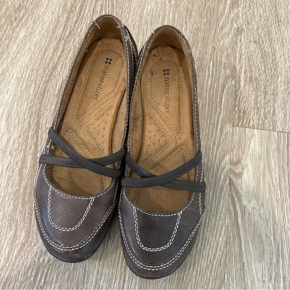Naturalizer brown leather Mary Janes